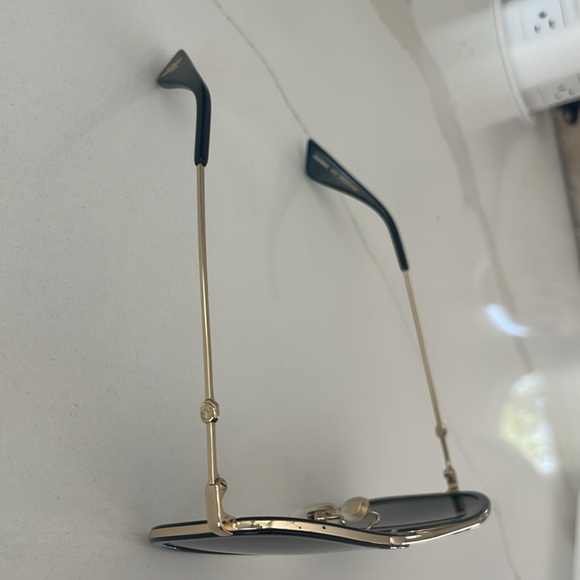 Gucci Polarized Sunglasses - Picture 7 of 9